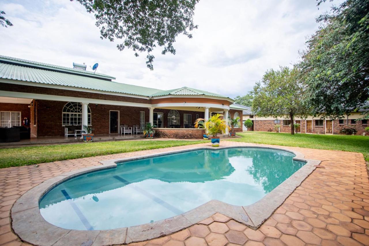 The Victoria Falls Deluxe Suites מראה חיצוני תמונה